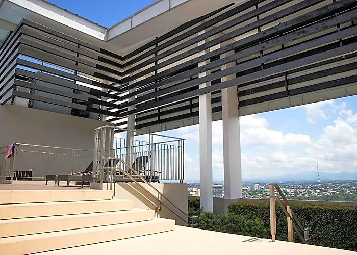 Vinia Residences Away From 4* Manila